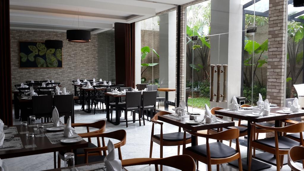 Sotis Hotel Jakarta Exteriör bild